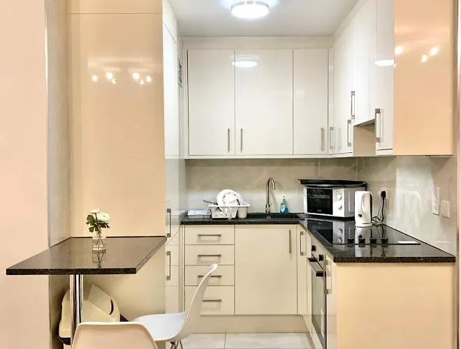 Central 1 Br-Kensington-24 7 Security-Netflix